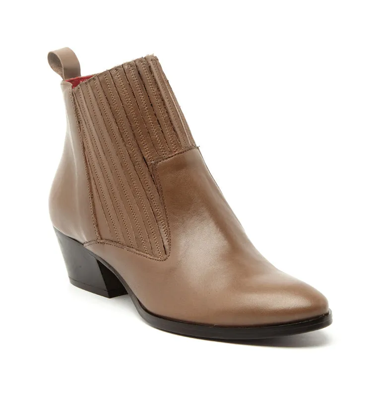 BOOTS ANN TUIL ARCANE