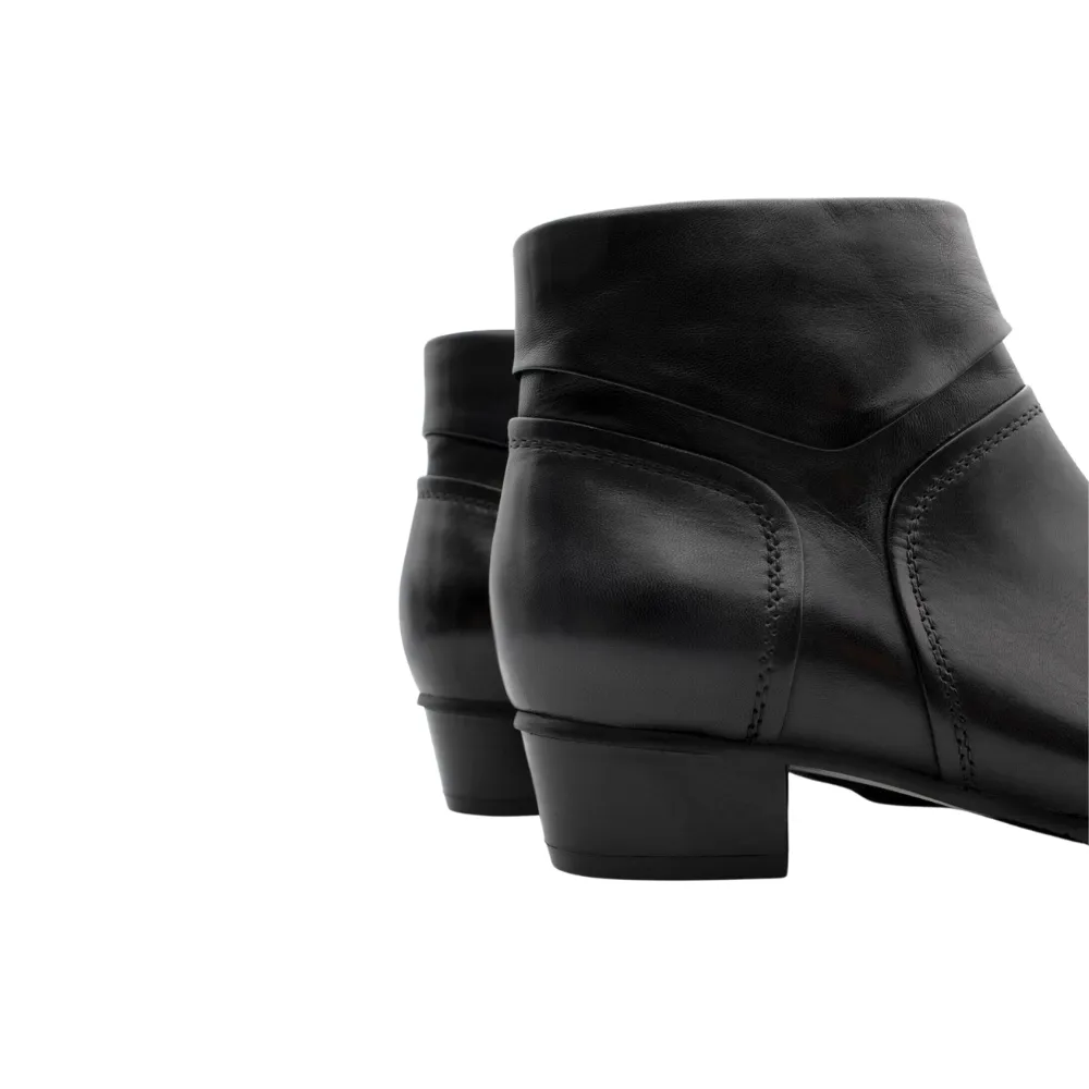 Regarde Le Ciel Stefany 378 Glove Black Bootie (Women's)